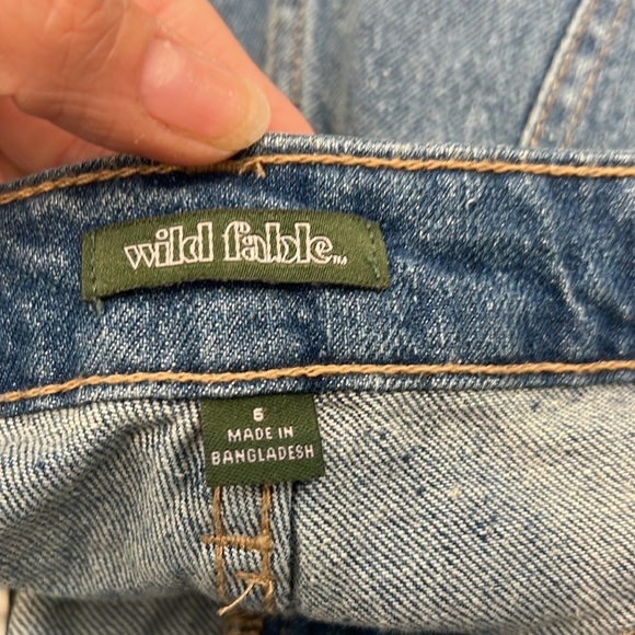 Wild Fable Blue Distressed Jean Shorts size 6. In perfect condition! - Picture 6 of 10